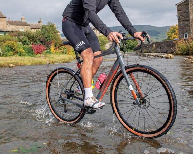 Эксперты портала Cycling Electric ответили, как обеспечить бесперебойную работу электровелосипеда в дождь